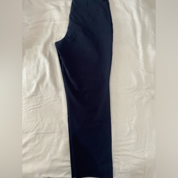 Old navy pixie pants - Picture 1 of 4